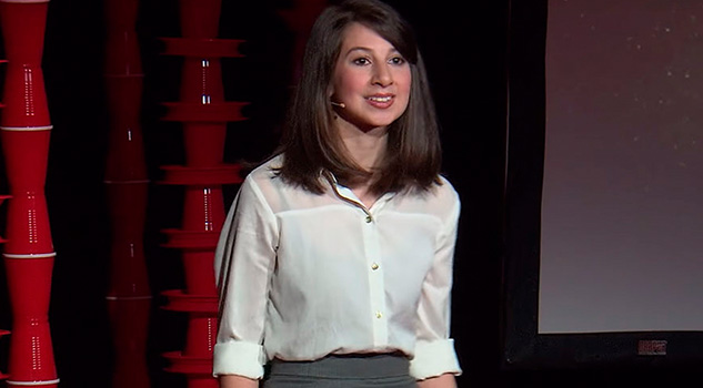 Katie Bouman, creadora del algoritmo detrás de la imagen del agujero negro Katie Bouman, creadora del algoritmo detrás de la imagen del agujero negro