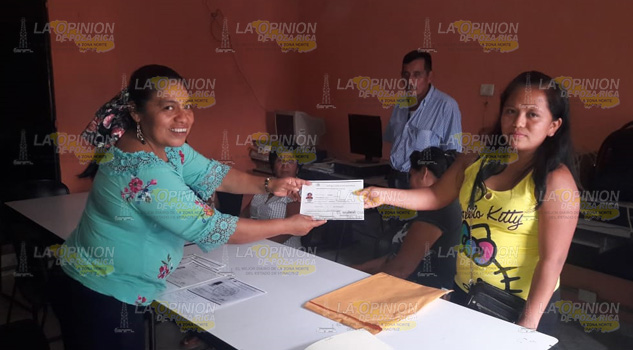 IVEA Espinal entrega 45 certificados