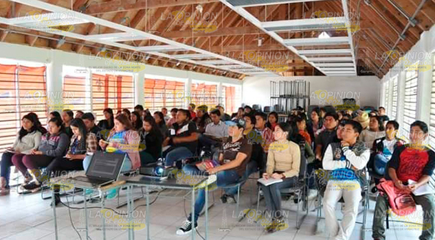 Alertan de posibles fraudes a becarios
