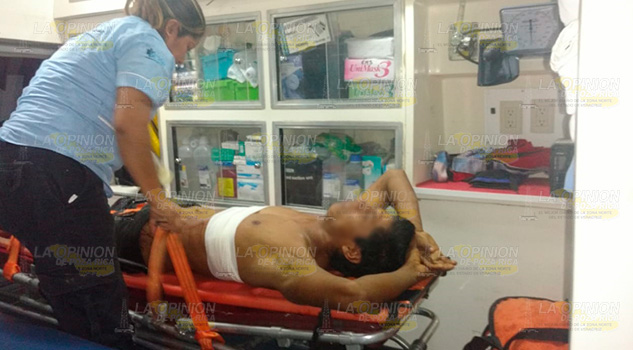 Lo navajeó su mujer por no darle para el gasto en Álamo Lo navajeó su mujer por no darle para el gasto en Álamo