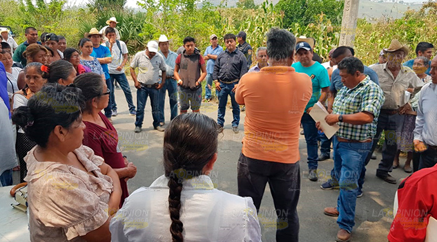 Mantendrán bloqueo carretero a unidades de Pemex en Huitzilac Mantendrán bloqueo carretero a unidades de Pemex en Huitzilac