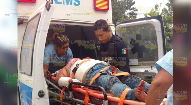 Fue encontrada en el interior de su vivienda, bañada en sangre en Álamo; "la acuchilló su marido"
