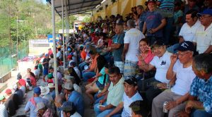 Papanes enrachados dominan a los Bravos en casa