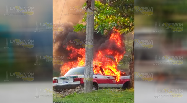Prenden fuego a taxi en Amatlán Prenden fuego a taxi en Amatlán
