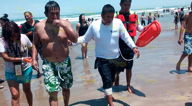 Rescatan a turista en Playa Dorada de Tuxpan Rescatan a turista en Playa Dorada de Tuxpan