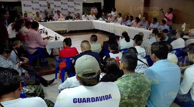 Resguardo a bañistas en playas de Tuxpan, hasta las 6 de la tarde Resguardo a bañistas en playas de Tuxpan, hasta las 6 de la tarde