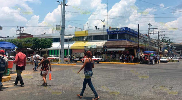 Retirarán a vendedores ambulantes del centro de Poza Rica Retirarán a vendedores ambulantes del centro de Poza Rica