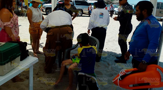Salvan a dos menores en playa San Antonio en Tuxpan Salvan a dos menores en playa San Antonio en Tuxpan