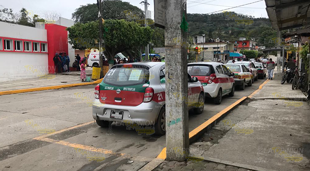 Taxistas abandonan el Sindicato de La Frosev en Tihuatlán Taxistas abandonan el Sindicato de La Frosev en Tihuatlán
