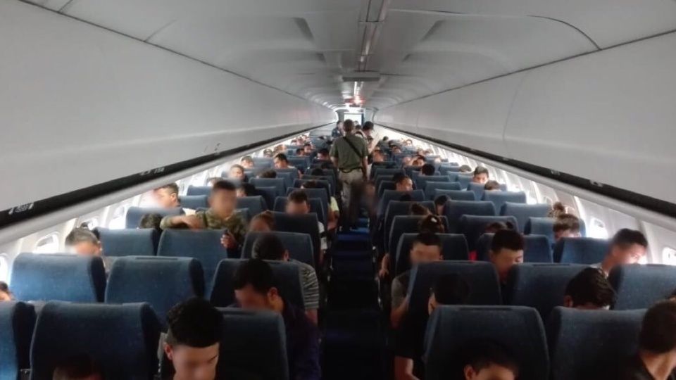 Deportan a 217 hondureños que estaban en Veracruz