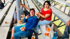 Alegre convivio de empleados del periódico La Opinión de Poza Rica