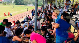 Alegre convivio de empleados del periódico La Opinión de Poza Rica