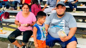 Alegre convivio de empleados del periódico La Opinión de Poza Rica
