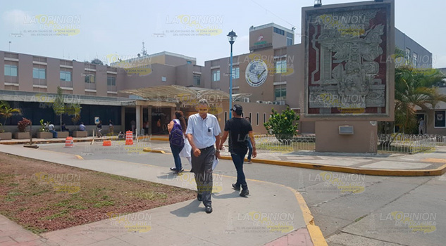 ¡EL COLMO! No hay paracetamol en el hospital regional de PEMEX ¡EL COLMO! No hay paracetamol en el hospital regional de PEMEX