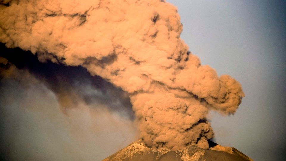 Se registra sismo en el volcán Popocatépetl y 44 exhalaciones
