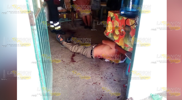 Tres hombres llegaron a su casa, los golpean y luego les disparan