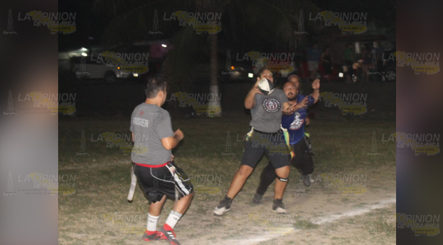 Salchichoneria Rossy derrota a los Piratas
