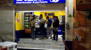 Atracan tienda de celulares en el centro de Papantla Atracan tienda de celulares en el centro de Papantla