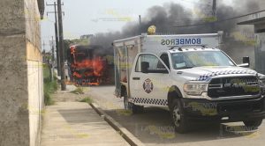 Camión de pasajeros quedó reducido a chatarra en Tuxpan Camión de pasajeros quedó reducido a chatarra en Tuxpan