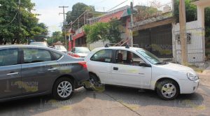 Chocan de reversa en la colonia Anáhuac de Poza Rica Chocan de reversa en la colonia Anáhuac de Poza Rica