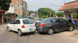 Chocan de reversa en la colonia Anáhuac de Poza Rica Chocan de reversa en la colonia Anáhuac de Poza Rica