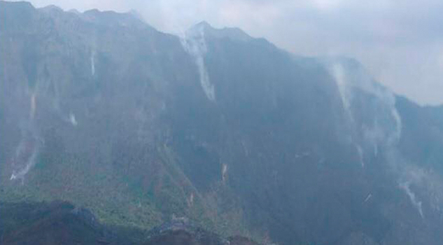 Continúa incendio en la selva de Los Chimalapas, Oaxaca Continúa incendio en la selva de Los Chimalapas, Oaxaca
