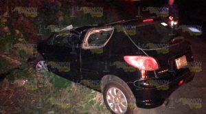 Destrozan auto en accidente sobre la carretera Tuxpan - Tamiahua Destrozan auto en accidente sobre la carretera Tuxpan - Tamiahua