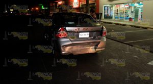 Dos mujeres lastimadas en colisión; taxi choca por alcance Dos mujeres lastimadas en colisión; taxi choca por alcance
