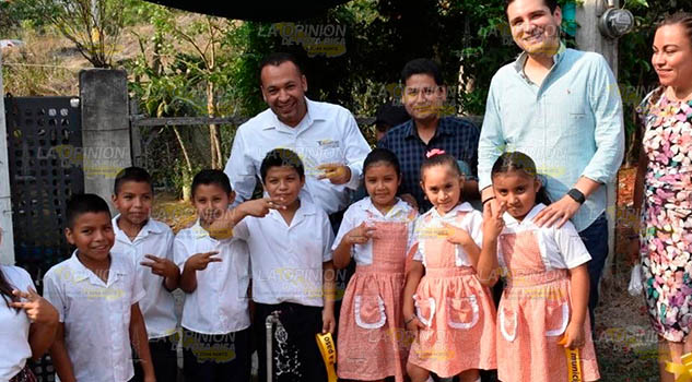 Dotan de agua a más comunidades de Tihuatlán para evitar problemas de estiaje Dotan de agua a más comunidades de Tihuatlán para evitar problemas de estiaje