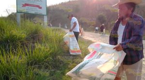 Habitantes de Las Lomas, Coyutla, se unen a jornada de limpieza Habitantes de Las Lomas, Coyutla, se unen a jornada de limpieza