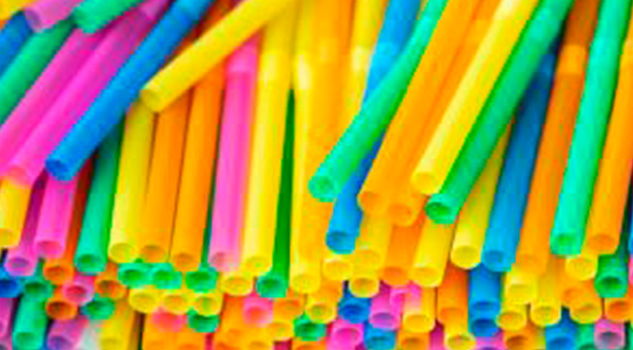 Inglaterra prohíbe artículos plásticos a partir de 2020 Inglaterra prohíbe artículos plásticos a partir de 2020