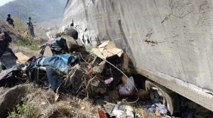 Tragedia en Maltrata; camión con peregrinos vuelca y arde en llamas Tragedia en Maltrata; camión con peregrinos vuelca y arde en llamas