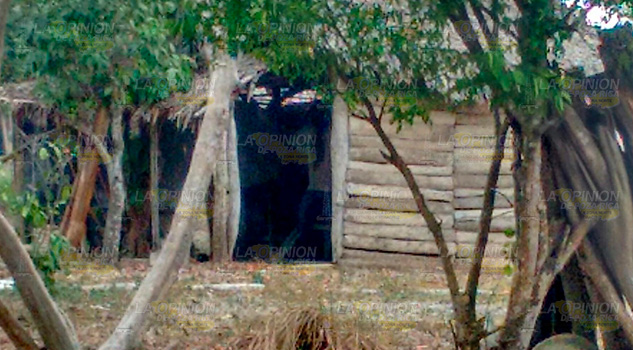 Macabro hallazgo de cuerpo putrefacto en vivienda del Molino, Pánuco Macabro hallazgo de cuerpo putrefacto en vivienda del Molino, Pánuco