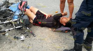 Motociclista “rebota” contra pipa en la carretera Tuxpan - Tampico Motociclista “rebota” contra pipa en la carretera Tuxpan - Tampico