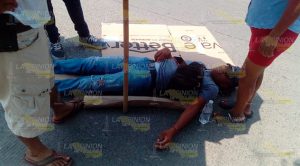 Mototortillero atropellado por auto que circulaba en sentido contrario Mototortillero atropellado por auto que circulaba en sentido contrario