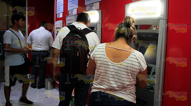 Nunca llegó la lluvia de billetes en Poza Rica Nunca llegó la lluvia de billetes en Poza Rica