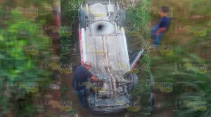 Se salva tras dramática volcadura sobre el camino Entabladero - Melchor Ocampo Se salva tras dramática volcadura sobre el camino Entabladero - Melchor Ocampo