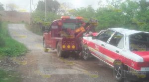 Se salva tras dramática volcadura sobre el camino Entabladero - Melchor Ocampo Se salva tras dramática volcadura sobre el camino Entabladero - Melchor Ocampo