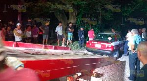 Taxi embiste a motociclista, lo manda al hospital del Totonacapan Taxi embiste a motociclista, lo manda al hospital del Totonacapan