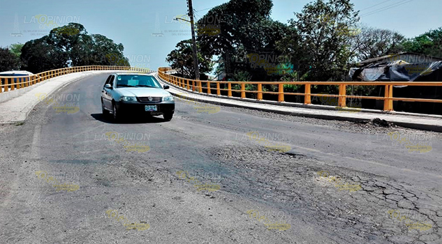 Truena la carpeta asfáltica en tramos de la ruta Tuxpan - Álamo Truena la carpeta asfáltica en tramos de la ruta Tuxpan - Álamo