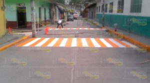 Tránsito estatal baliza primer cuadro de la ciudad de Coyutla Tránsito estatal baliza primer cuadro de la ciudad de Coyutla