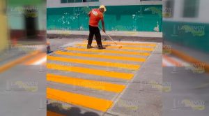 Tránsito estatal baliza primer cuadro de la ciudad de Coyutla Tránsito estatal baliza primer cuadro de la ciudad de Coyutla