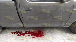 Ultiman a una persona dentro de una camioneta en Papantla Ultiman a una persona dentro de una camioneta en Papantla