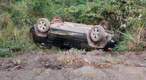 Vuelca veloz camioneta sobre la carretera Tihuatlán - Álamo Vuelca veloz camioneta sobre la carretera Tihuatlán - Álamo