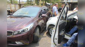 Cruzó sin precaución; encontronazo frente a Gran Patio en Poza Rica