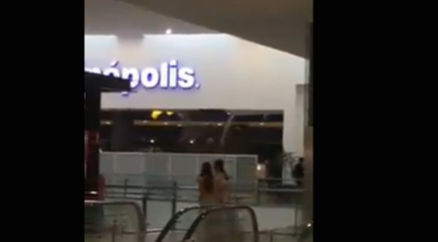 Se cae el techo dentro de un Cinépolis en Tampico (VIDEO)