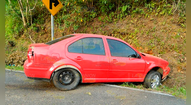 Se va sin pagar la gasolina y termina accidentándose