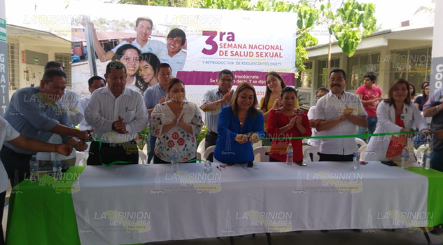 Previenen enfermedades y embarazos en adolescentes