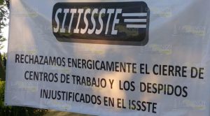 Protestan trabajadores del ISSSTE