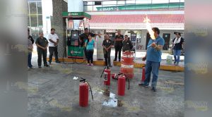 Simulacro en gasolinera se sale de control